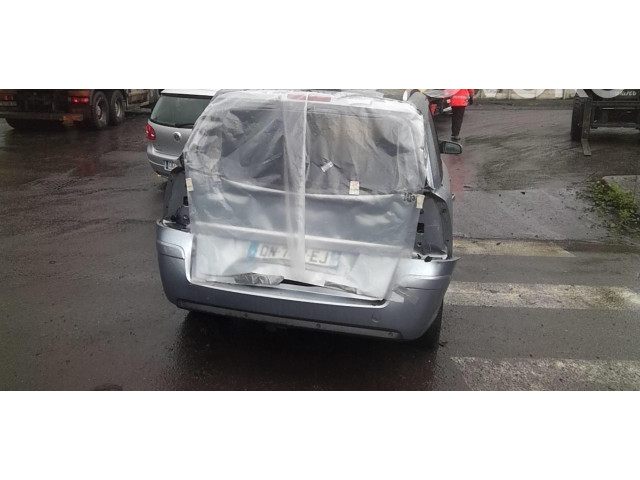 Pojistková skříňka Радио/ проигрыватель / навигация 13251048 Opel Zafira B 2006