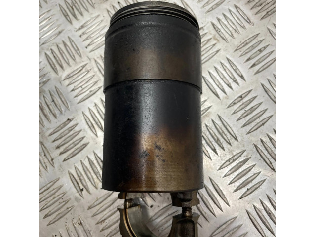 Поршень с шатуном Land Rover Freelander для бензинового двигателя 1.8