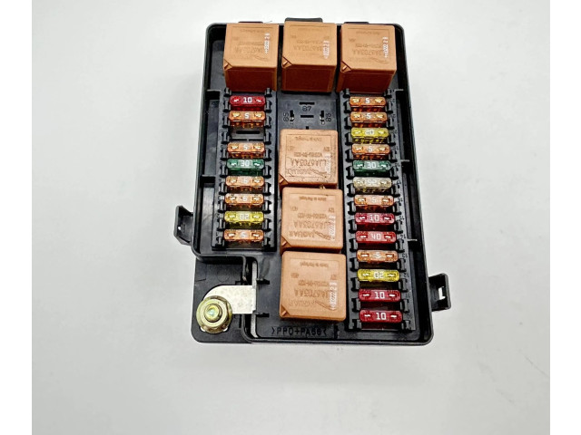 Блок предохранителей LJG2822BB Jaguar XK8 - XKR