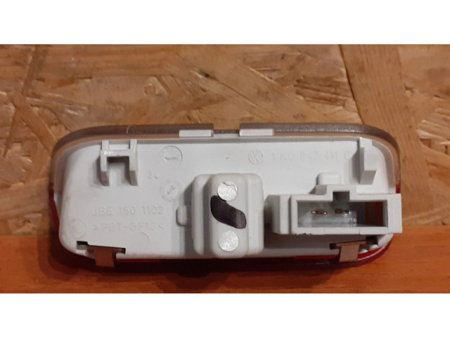 Фонарь освещения передних мест