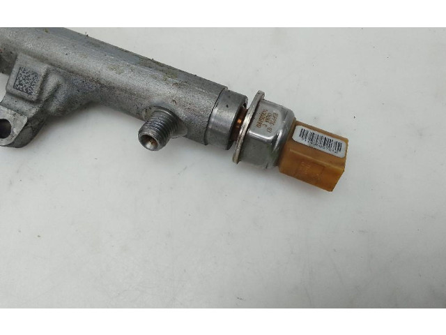 Vstřikovací lišta 03L130089B Volkswagen Caddy