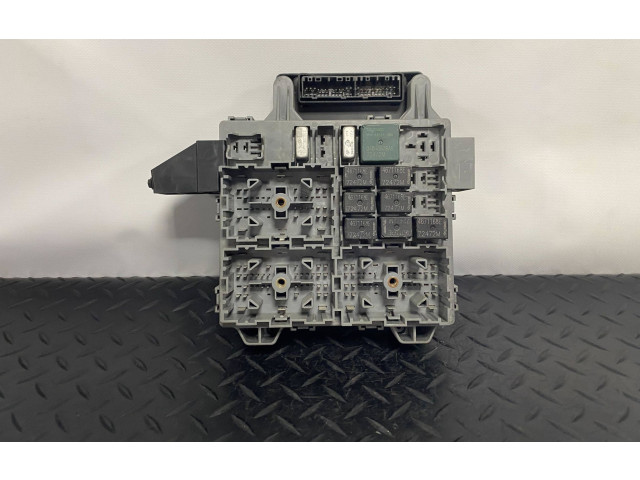 Блок предохранителей  56010055AJ, 24011084CZ   Jeep Liberty    