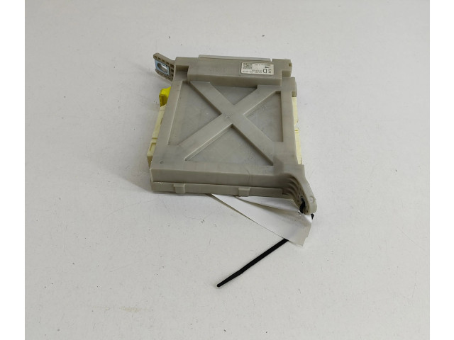 Pojistková skříňka 8273030L40, 8273030L40B Lexus GS 250 350 300H 450H 2014