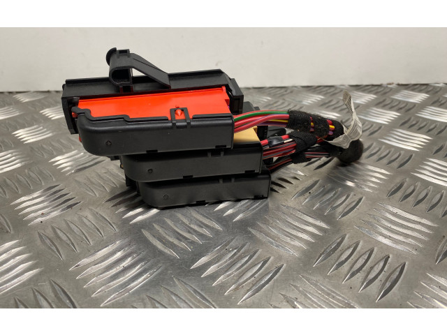 Блок предохранителей 4H0941824 Volkswagen Golf VII