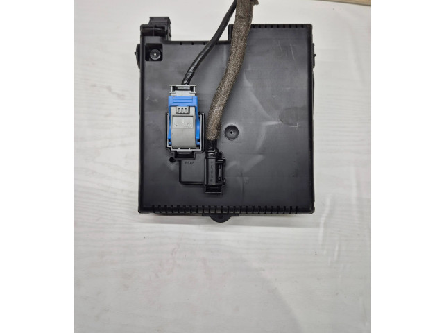 Блок предохранителей 30728512, 28017881   Volvo V70    