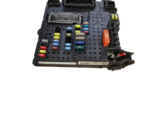 Блок предохранителей 30786646, 28080156 Volvo S60