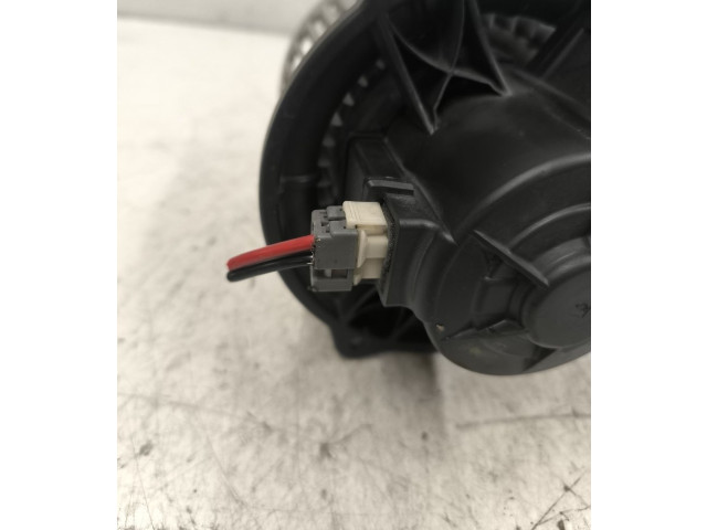 Вентилятор печки       KIA Ceed