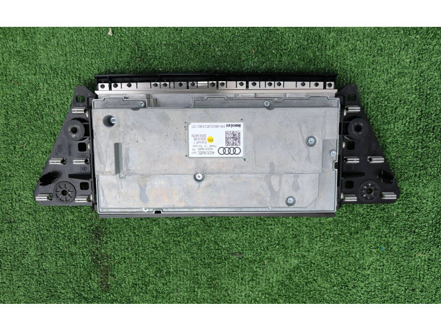 Радио/ проигрыватель CD/DVD / навигация