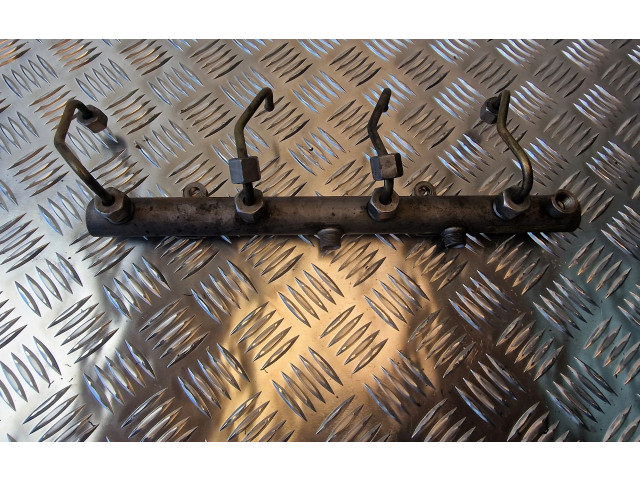 Vstřikovací lišta 057130090H Audi A8 S8 D3 4E BVN