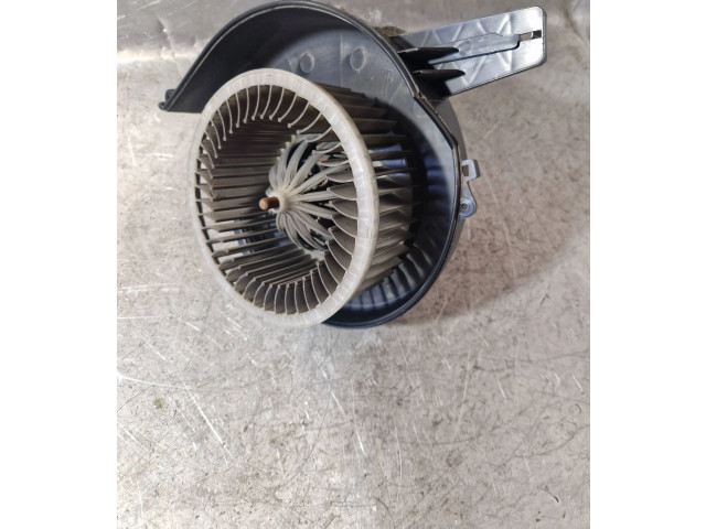 Вентилятор печки    6R1819015, Y1551   Skoda Rapid (NH)