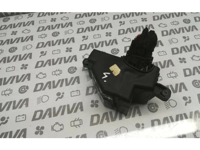   Pojistková skříňka 13020702419   Audi TT TTS Mk2 2007