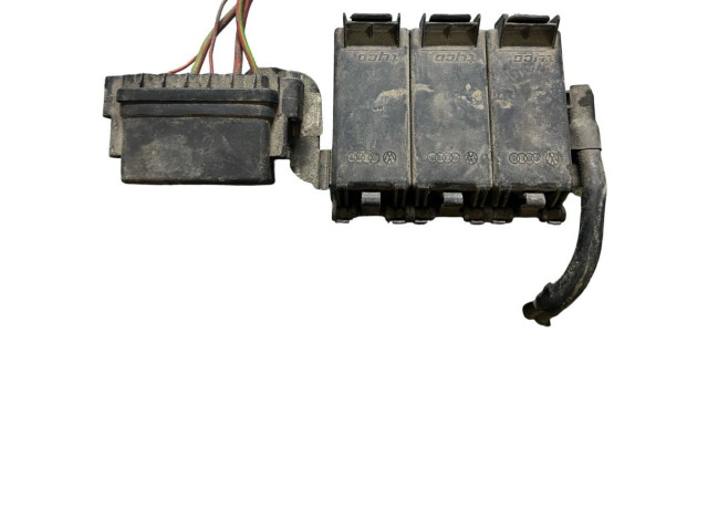 Блок предохранителей 5J0937548 Skoda Fabia Mk2 (5J)