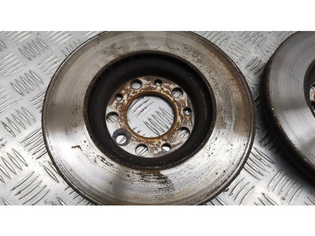 Передний тормозной диск Alfa Romeo Giulietta 1.6