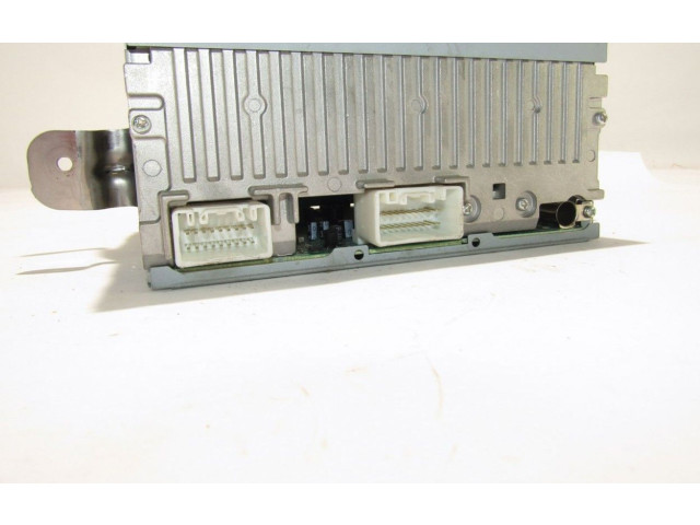 Радио/ проигрыватель CD/DVD / навигация