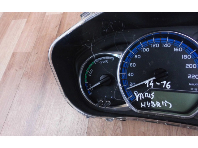 Přístrojová deska Toyota Yaris 2017 838000U390