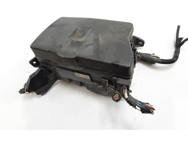 Pojistková skříňka 8211105X21, 864AE Toyota Avensis T270 2014