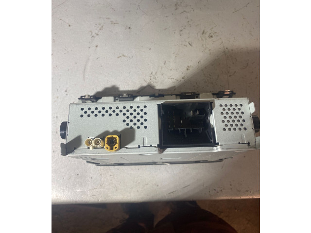 Радио/ проигрыватель CD/DVD / навигация 6V0035871D, 7N2X0136    Skoda Fabia Mk3 (NJ)