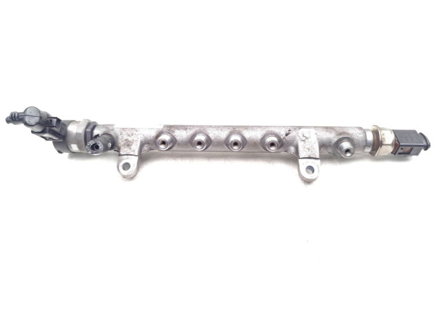 Топливная рампа 03L130089 Audi A3 S3 8P для двигателя CBBB