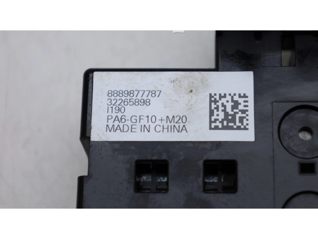 Блок предохранителей 8889877787, 8889877787 Lynk & co 01