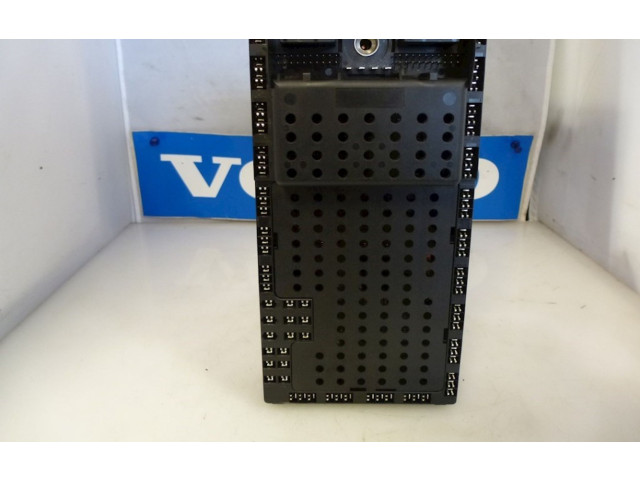 Блок предохранителей 8645729, 8645729 Volvo V70