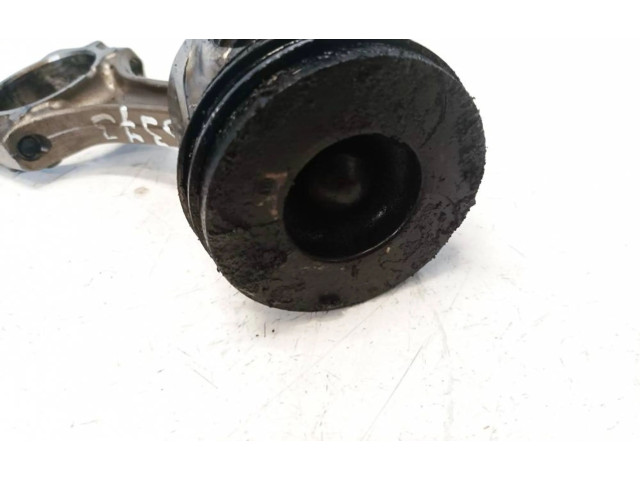 Píst Toyota Avensis T250