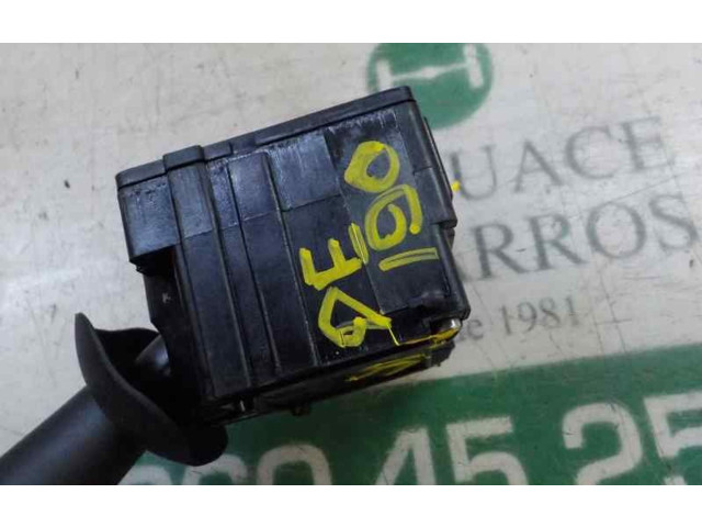 Ручка стеклоочистителей 8201168008, 255671453R Dacia Lodgy