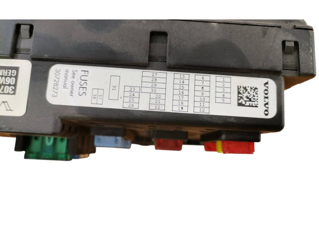 Блок предохранителей 30728512, 06W384   Volvo XC90    