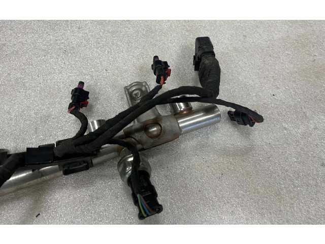 Топливная рампа 06L133317E, 06L971627AB   Audi A3 S3 8V  