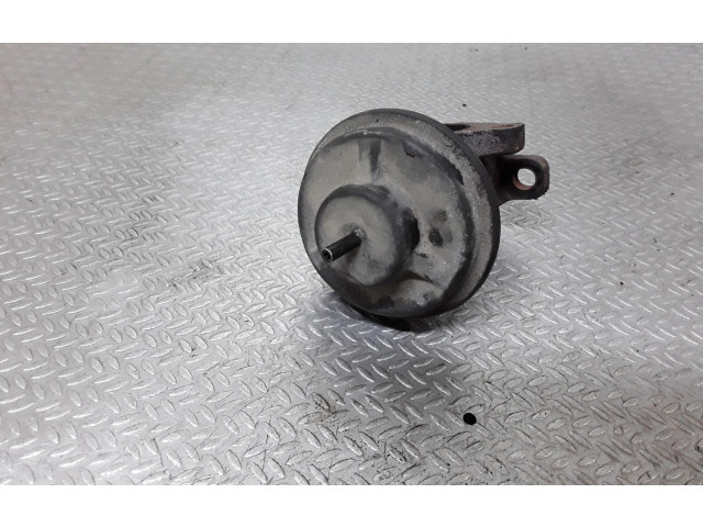 Клапан EGR    KIA Carens I