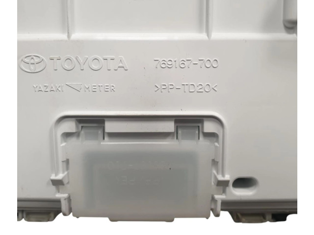 Přístrojová deska  Toyota Land Cruiser (J120) 2016 769167700  