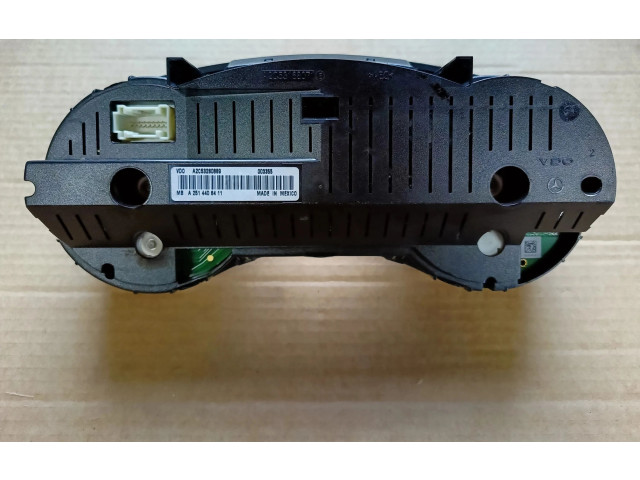 Панель приборов    Mercedes-Benz R W251       