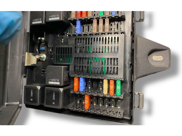 Блок предохранителей 518992102, AW9314A073AD Jaguar XJ X351