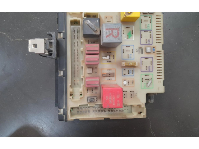 Блок предохранителей Rover Rover