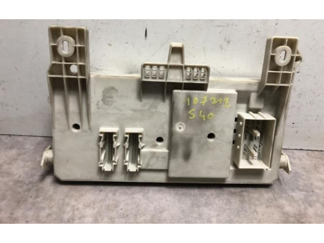 Pojistková skříňka Volvo S40 2005