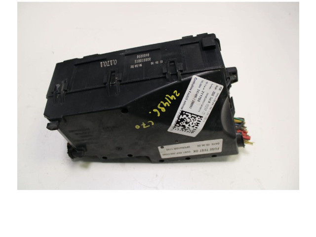 Блок предохранителей 8688040, 318789120 Volvo C70