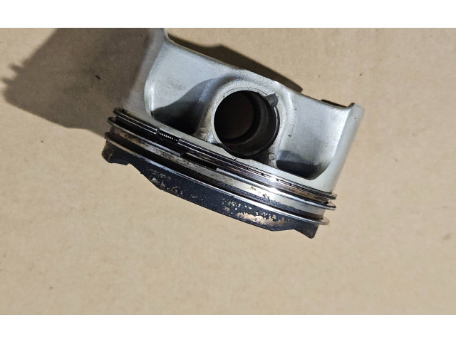 Píst 89L106 BMW M5 S63b44b