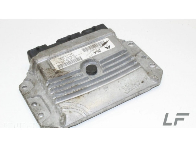 Блок управления двигателя V29034179A Renault Clio IV