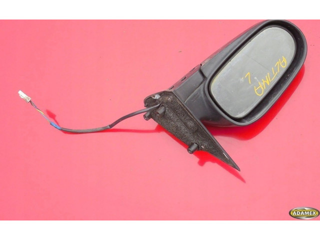 Zpětné zrcátko Nissan Altima 1993