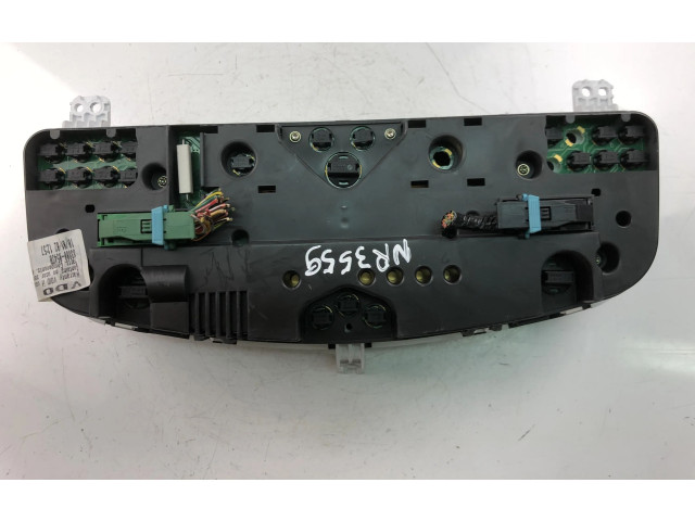 Přístrojová deska Toyota Avensis T220 1999 8380005430