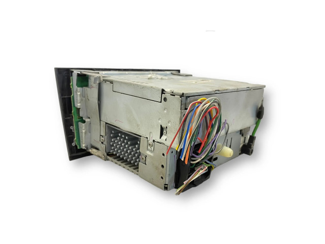 Радио/ проигрыватель CD/DVD / навигация