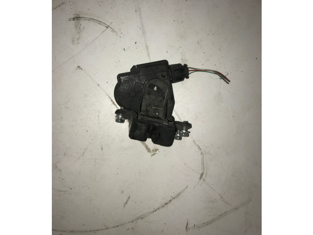 Zámek zadních dveří Toyota Avensis T270 2014