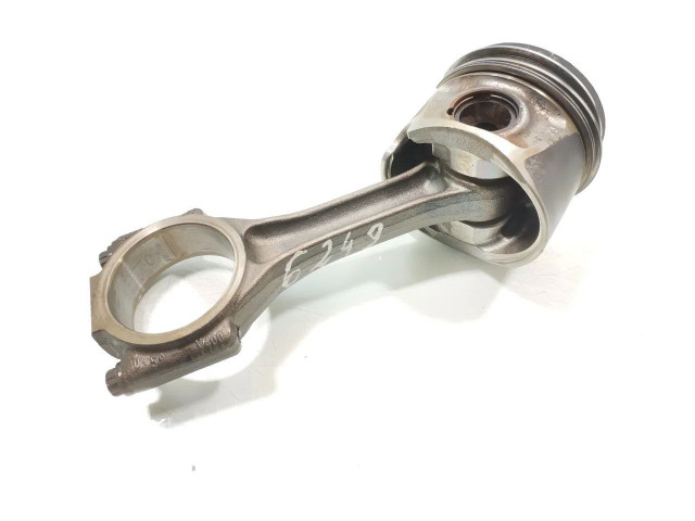  Поршень с шатуном    Volkswagen Passat Alltrack  