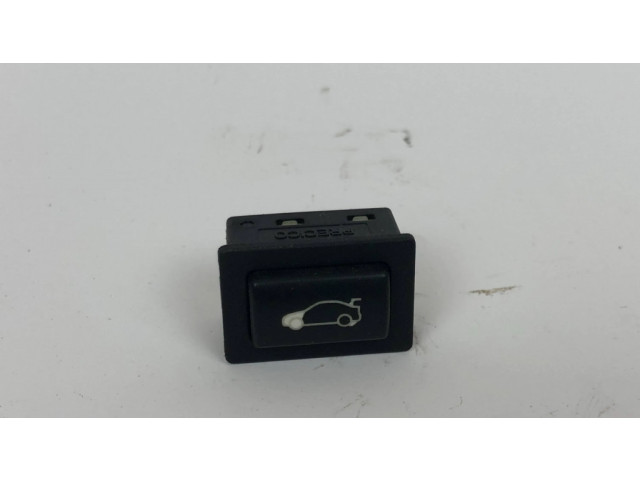 Выключатель открытия задней двери