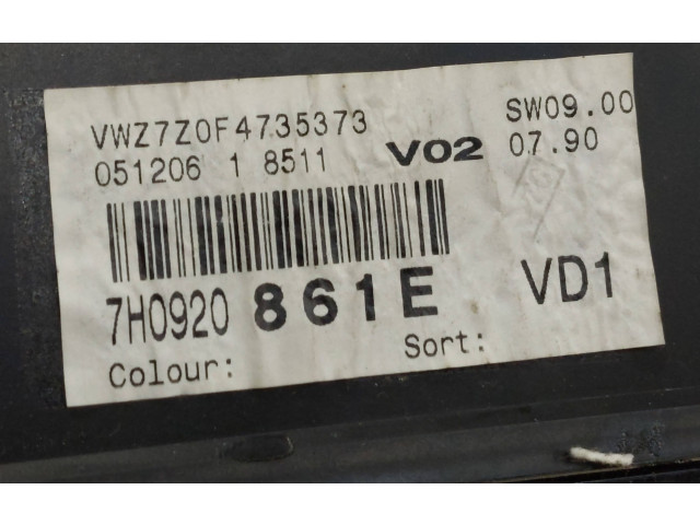 Přístrojová deska Volkswagen Transporter - Caravelle T5 2007 7H0920861E, 7H0920861E