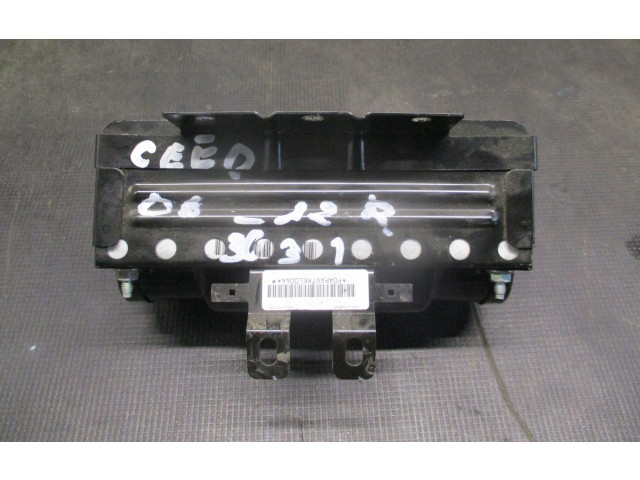 Подушка безопасности пассажира 1H845, 1H000 KIA Ceed
