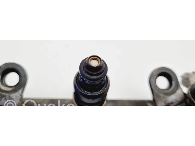 Комплект форсунок MR988977 Mitsubishi Colt для бензинового двигателя 1.1