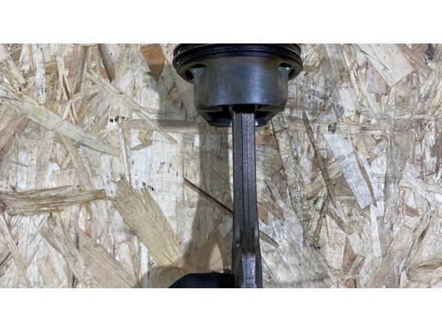 Píst 7843123704, 111213686 BMW 5 F10 F11 pro benzínový motor 4.4