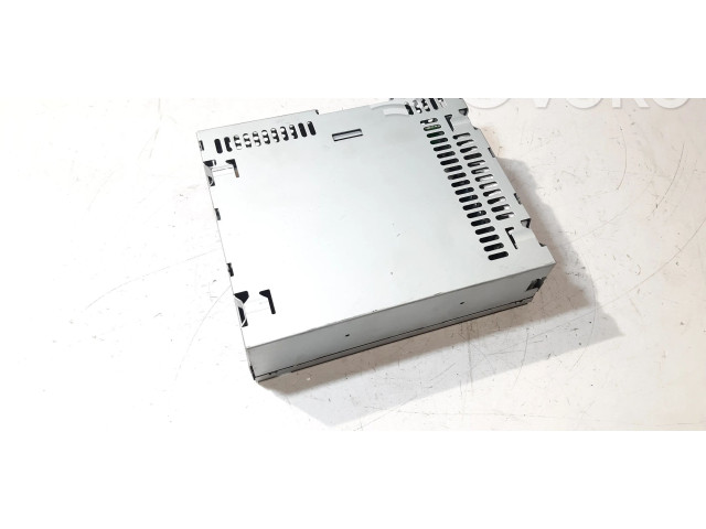 Радио/ проигрыватель CD/DVD / навигация