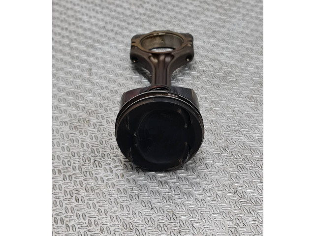  Поршень с шатуном    Audi A3 S3 8P  