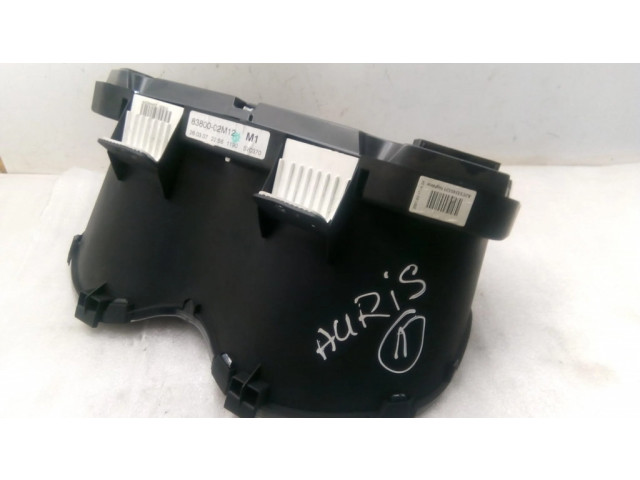 Přístrojová deska Toyota Auris 150 2007 8380002M12